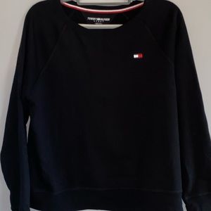 Crewneck and sweatshirt